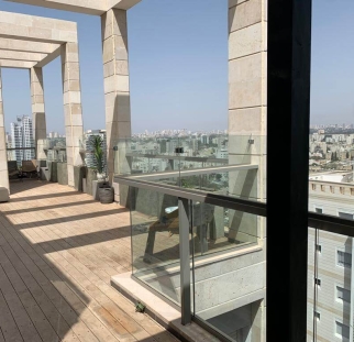 הגבהת מעקה זכוכית (1)